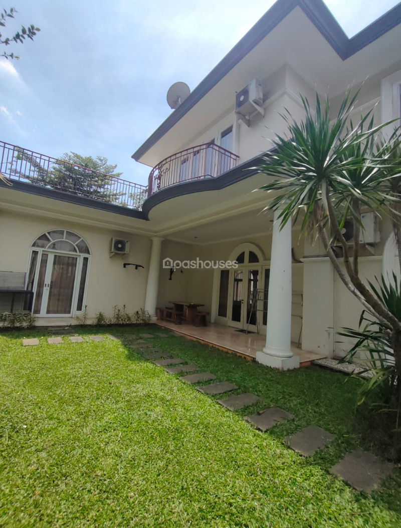 Perumahan Fontainebleau Golf Residence Kav.133