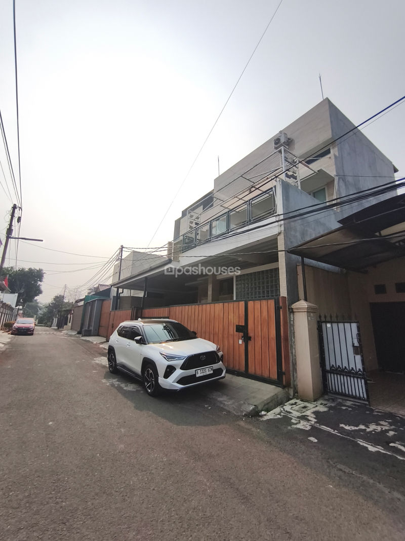 Jalan Kejaksaan IV Tengah 