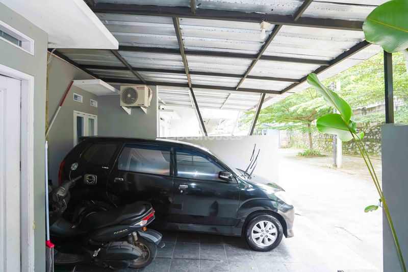 Perumahan Diamond Lake Side Blok G No.6