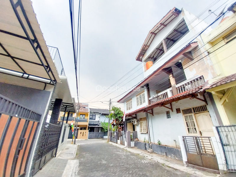 Bintaro Jaya Sektor 4 Blok D2 No.1