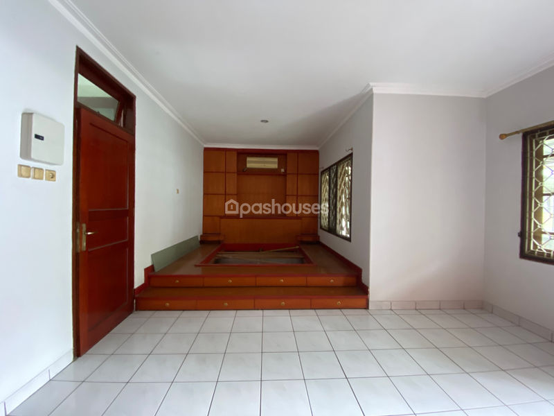 Perumahan Raffles Hills Cibubur