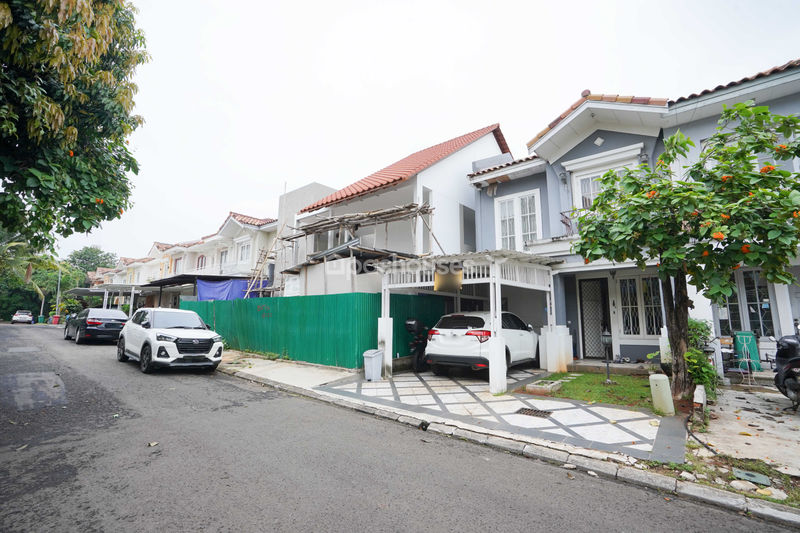 Lippo Village