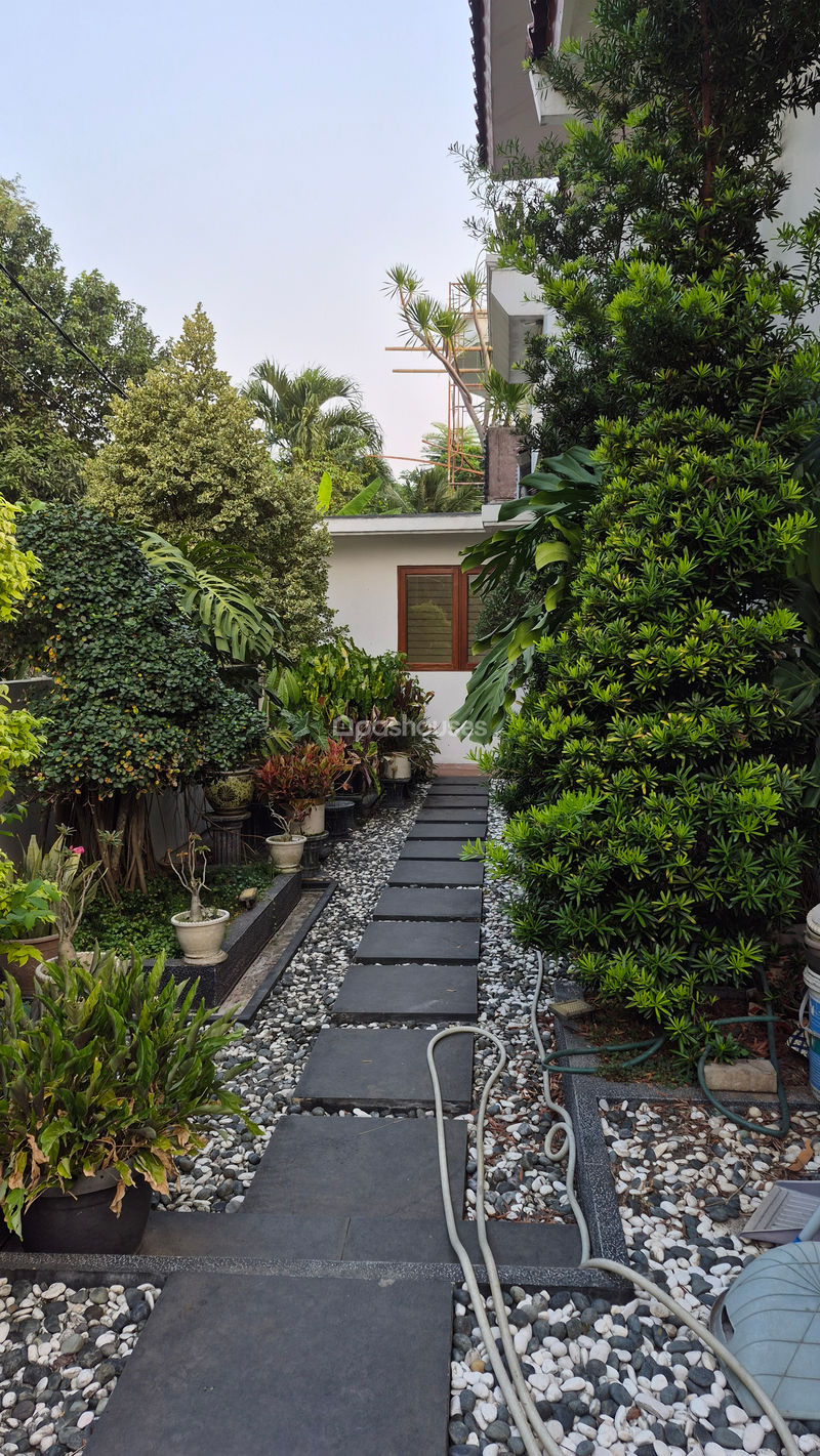 Perumahan Bumi Karang Indah, Jl Karang Asri III