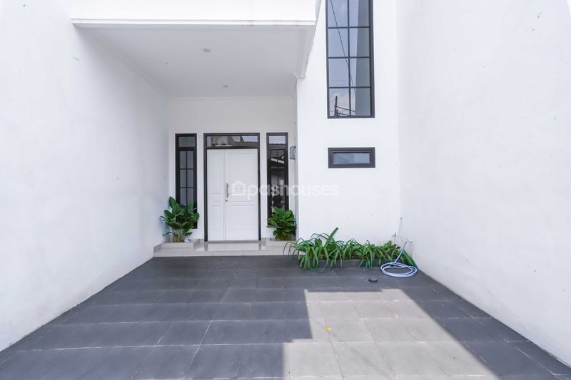 Komplek Megapolitan Cinere Blok J No.334 