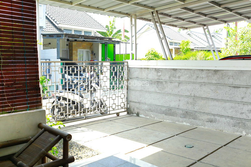 Green Hill Residence