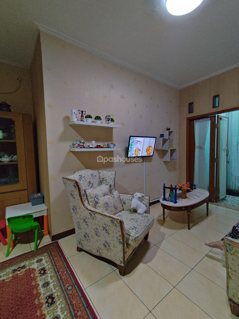 Jalan Larinda Raya Barat Tangerang