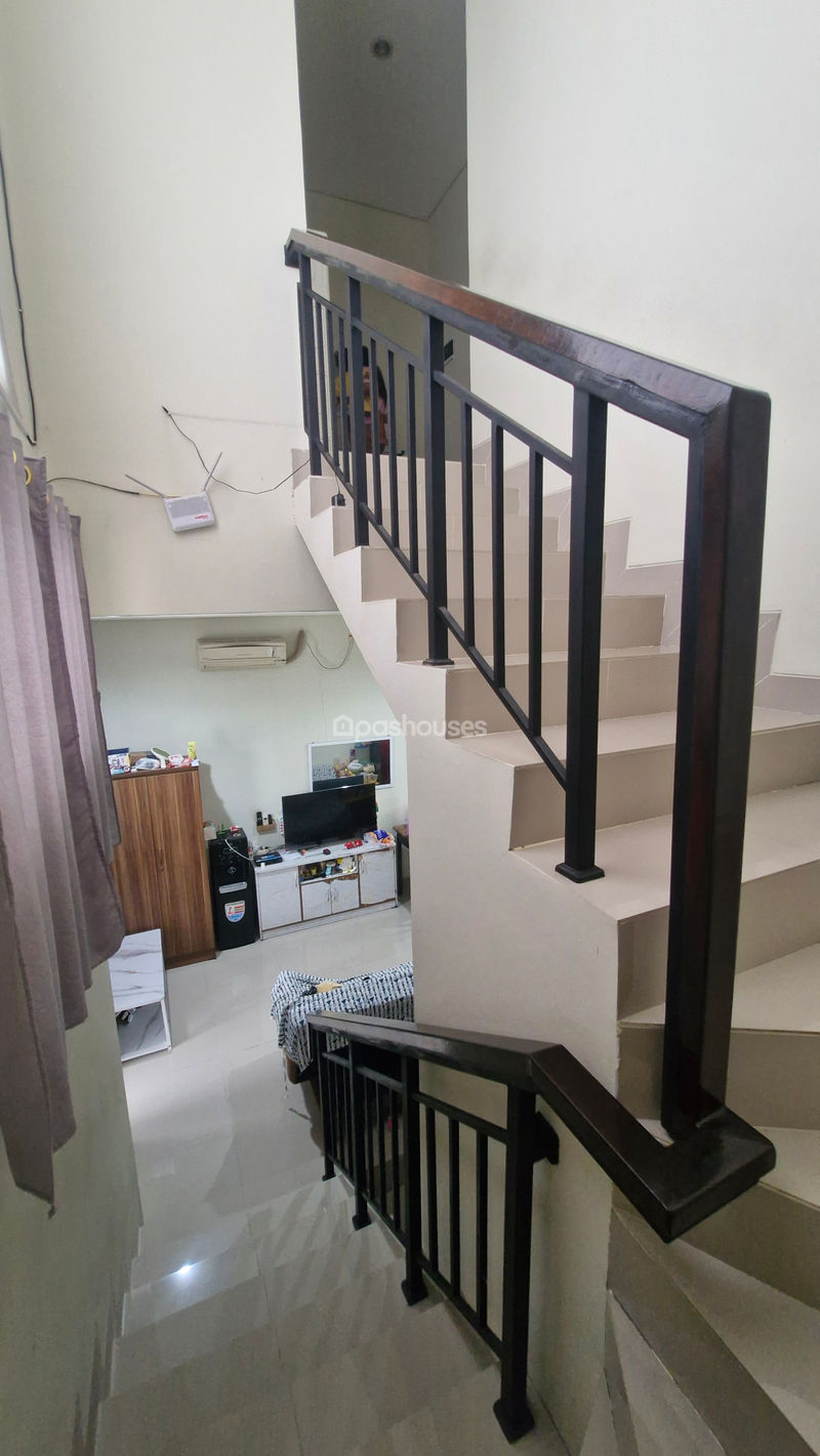 Cluster Woodchester Kota Deltamas Blok F No.8