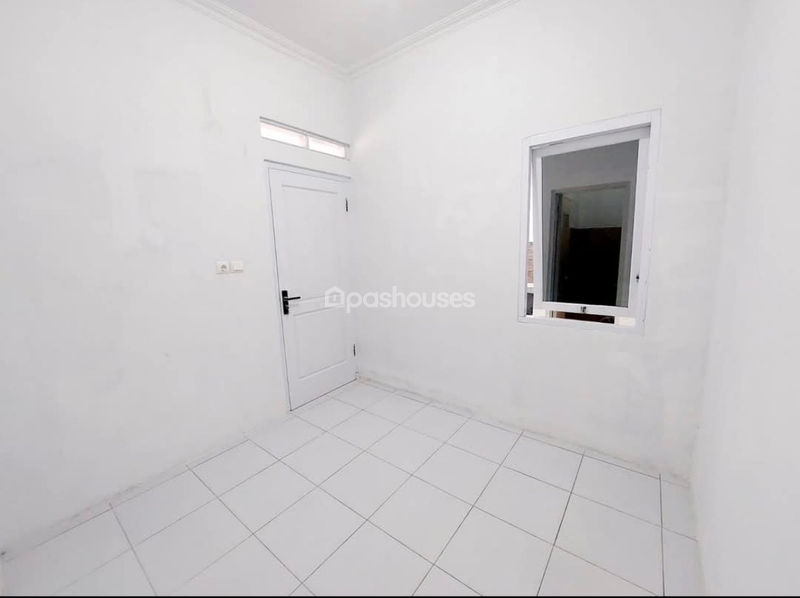 Perumahan Mutiara Gading Timur Cluster Sevilla Blok U6 No.37