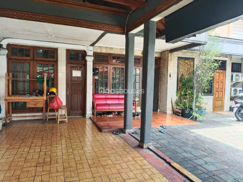 Jalan Pahlawan No.6 Kebon Jeruk