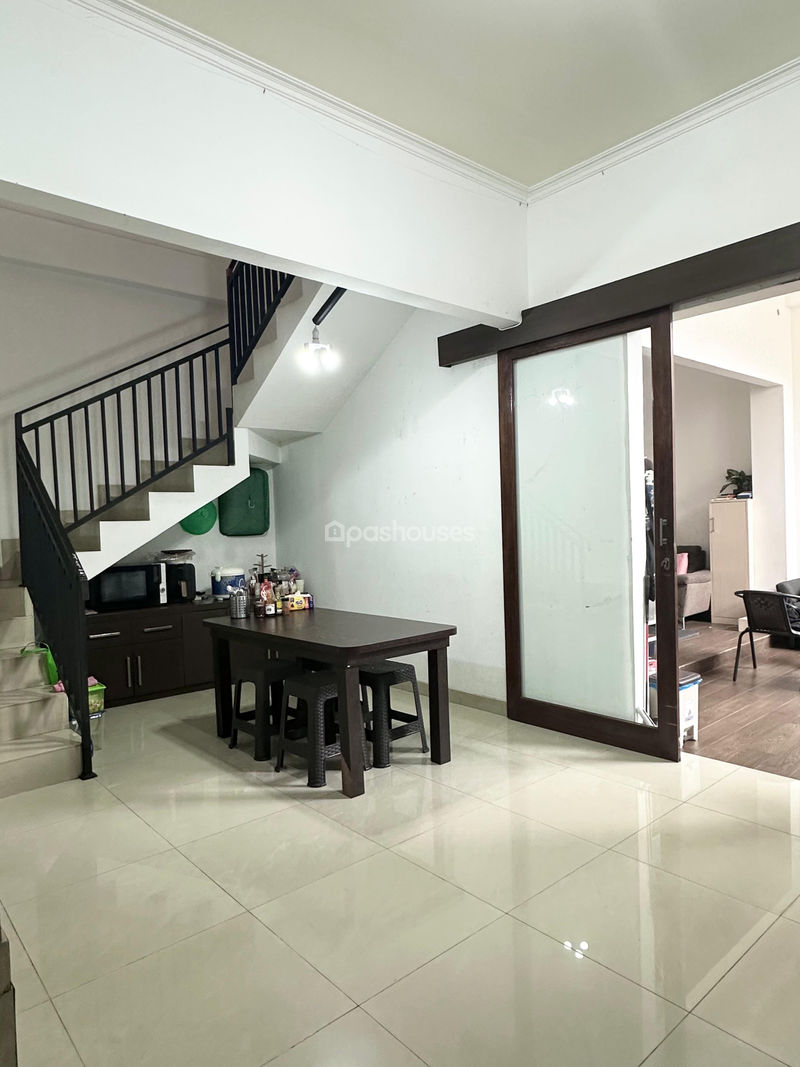Kencana Loka BSD Blok J1 No.20