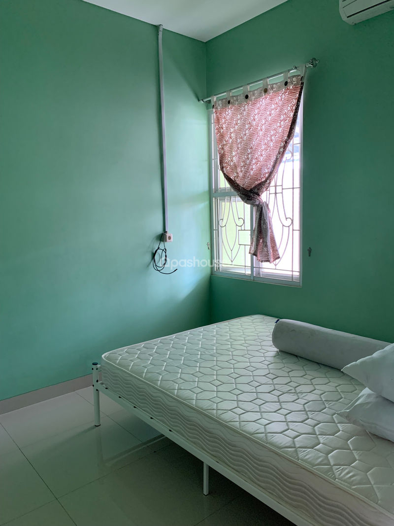 Komplek Trevista Residence Blok B-12