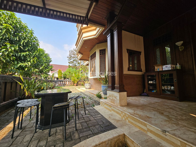 Jalan Gatot Kaca Depok