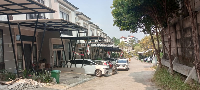 Emerald Terrace Blok M No.12A