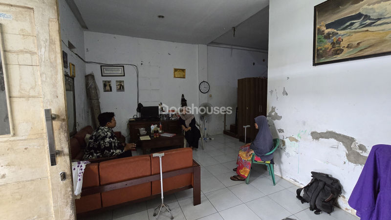 Permata Pamulang Blok E1 No.10