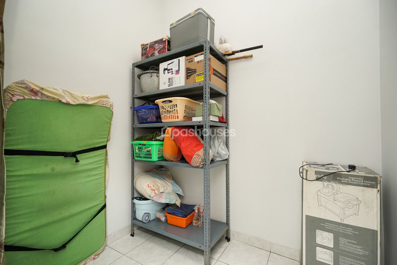 JALAN PELANGI RAYA
