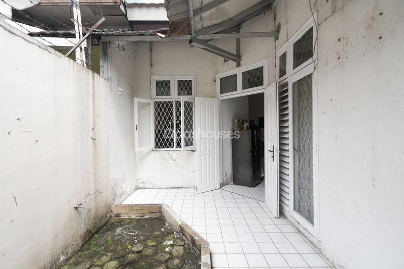 Jalan Manunggal II No. 8B, Komplek Kodam Jatiwaringin