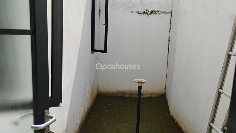 Perumahan D' Crown Residence No.27