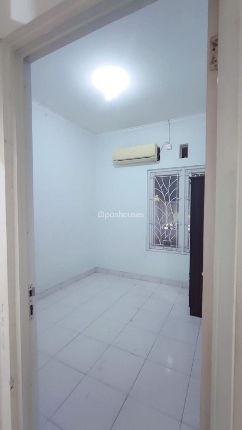 Perumahan Royal Park Residence Cluster Europa Blok C6 No.8