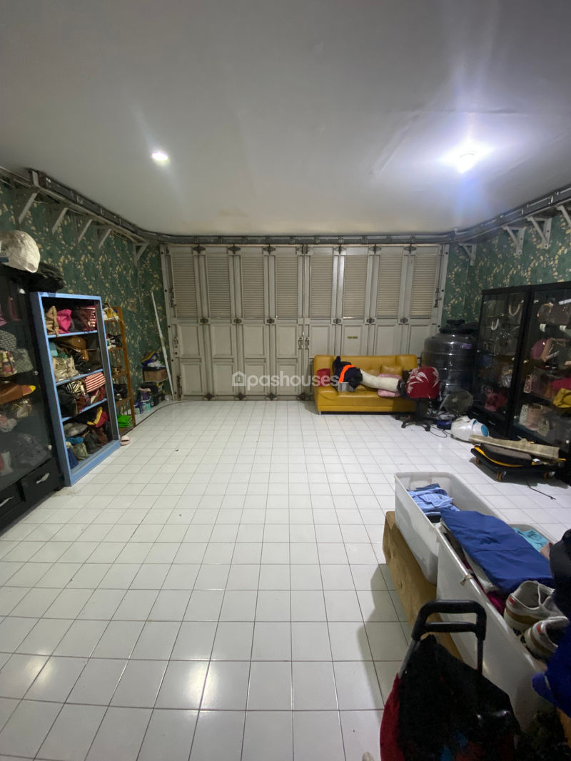 Jalan Puspita Loka