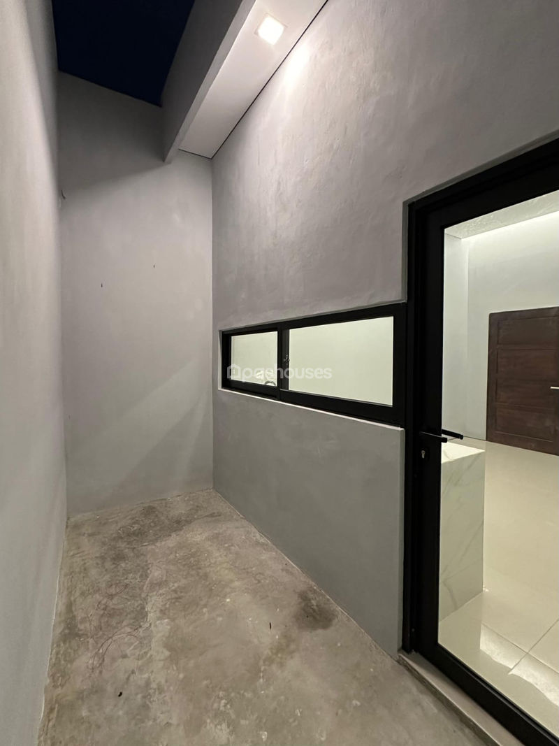SM Townhouse No.147