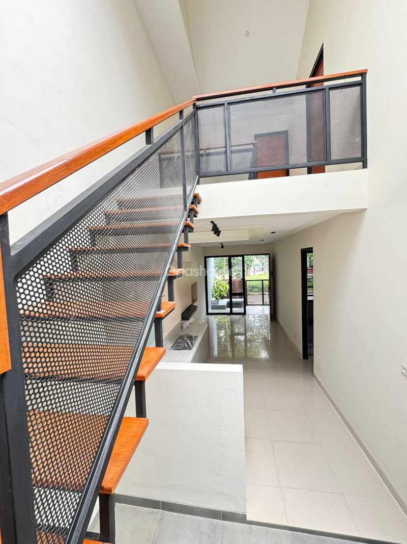 Kencana Loka BSD Blok T1 No.12