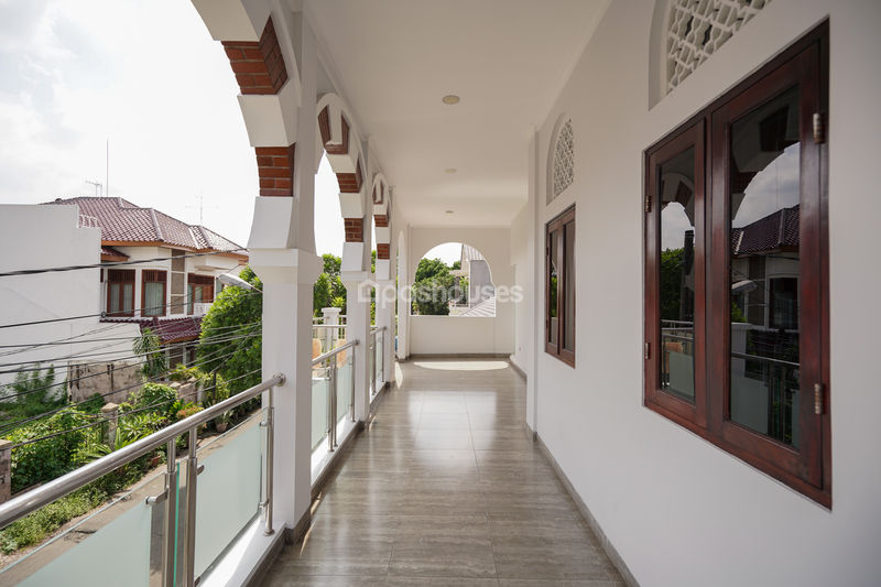 JALAN PELANGI RAYA