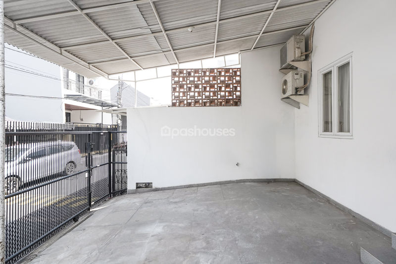 Jalan Kelapa Cengkir Barat VI Blok FN2 No.8
