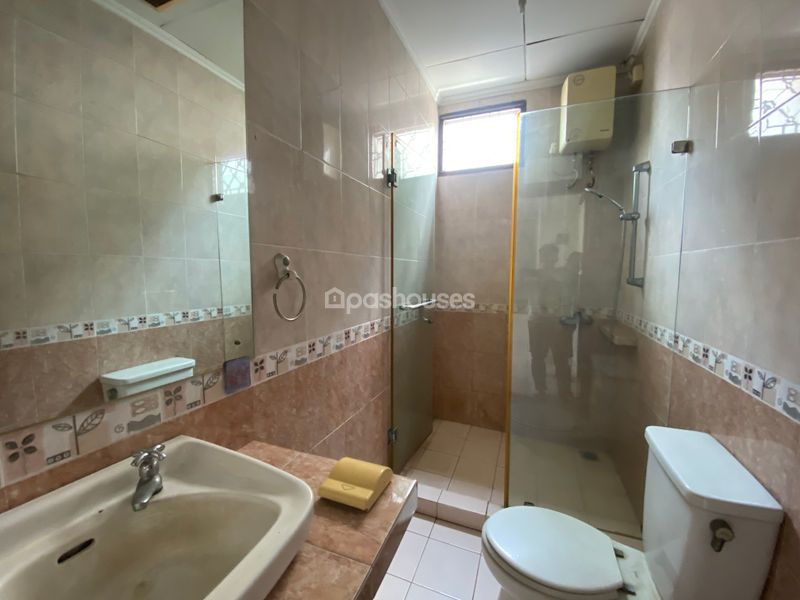 Perumahan Raffles Hills Cibubur
