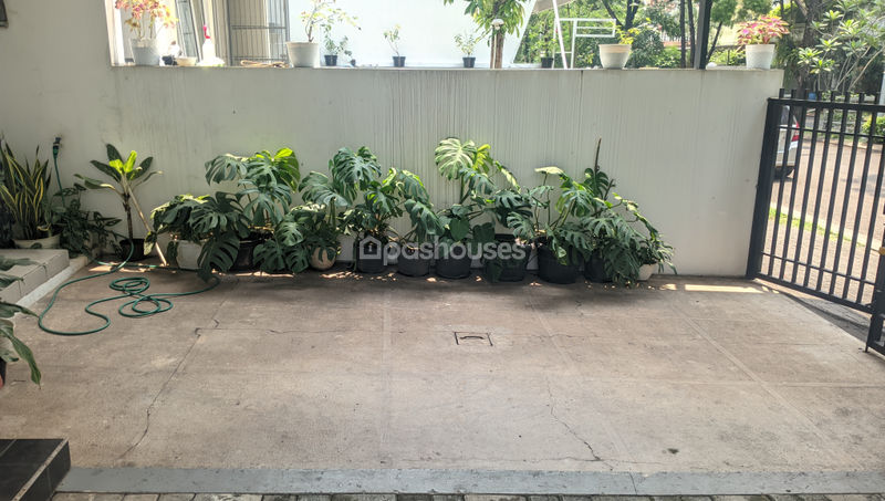 Legenda Wisata Zona East Rembrandt Blok H10 No.06