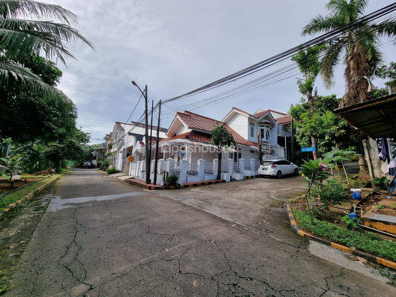 Jalan Villa Kalisari