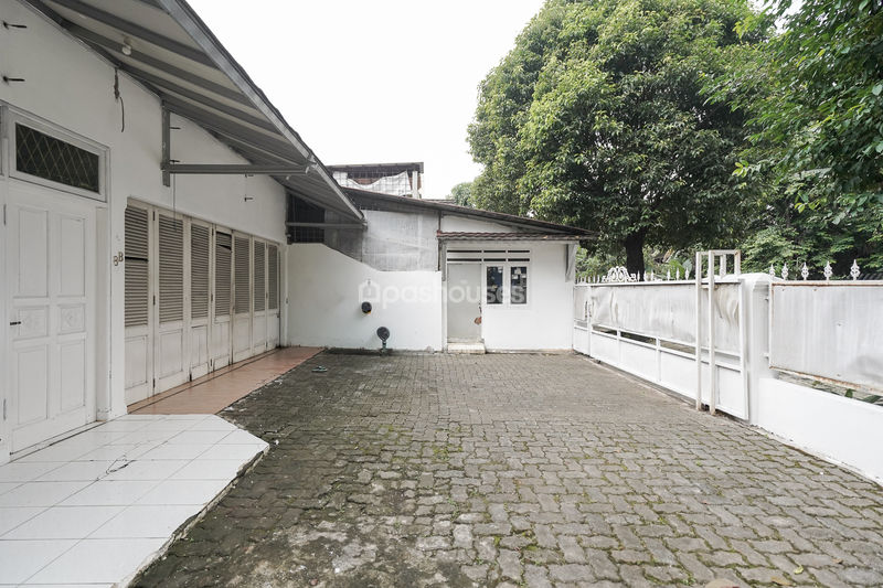 Jalan Manunggal II No. 8B, Komplek Kodam Jatiwaringin