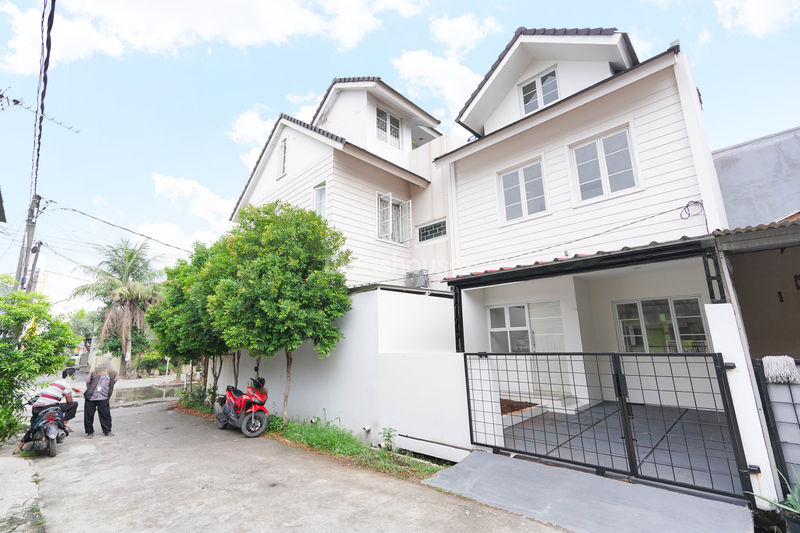 Villa Mutiara Gading 2 Cluster Alamanda