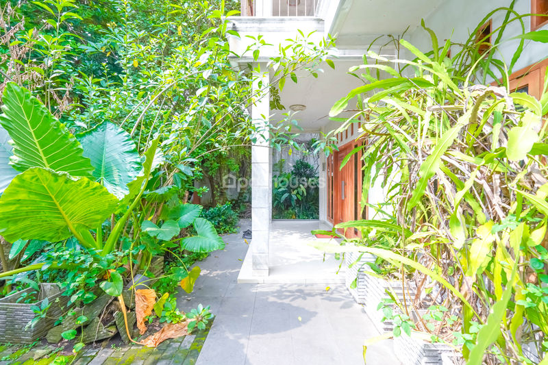 Jalan Raya Depok Sawangan