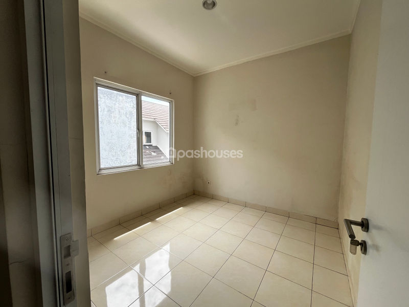 Perumahan Serpong Lagoon Cluster South Pelican Blok A5 No.8