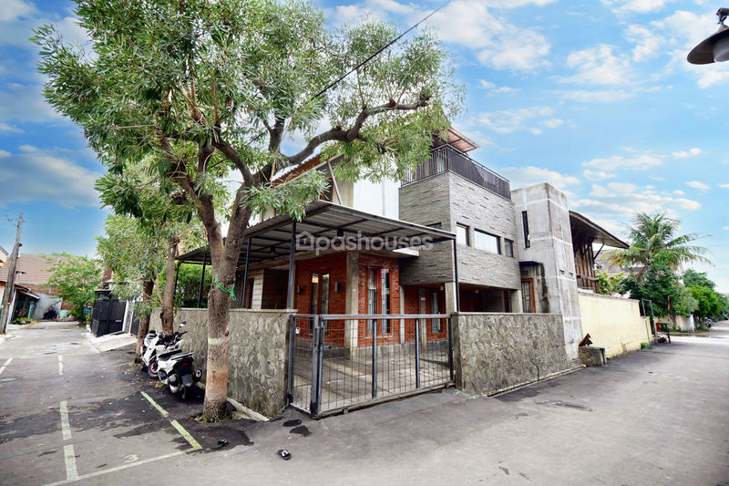 Villa Mutiara Gading 2 Cluster Alamanda