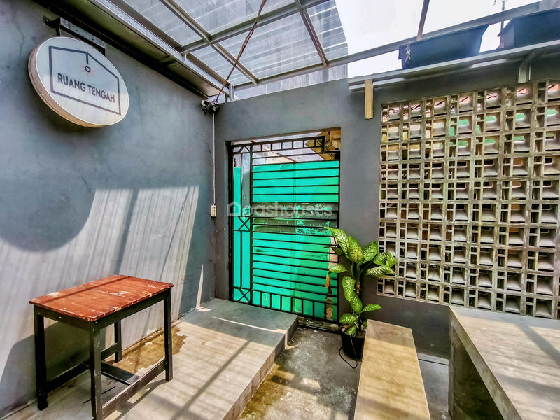 Jalan MT Haryono No.37 Tangerang