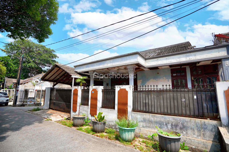 Jalan Cengkeh III