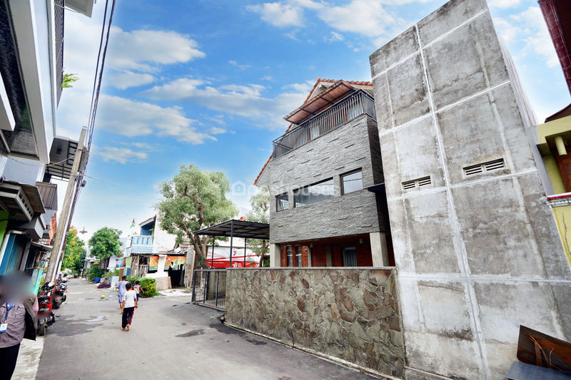 Villa Mutiara Gading 2 Cluster Alamanda