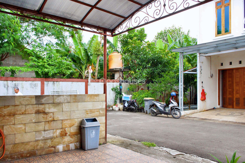 The Flower Residence III