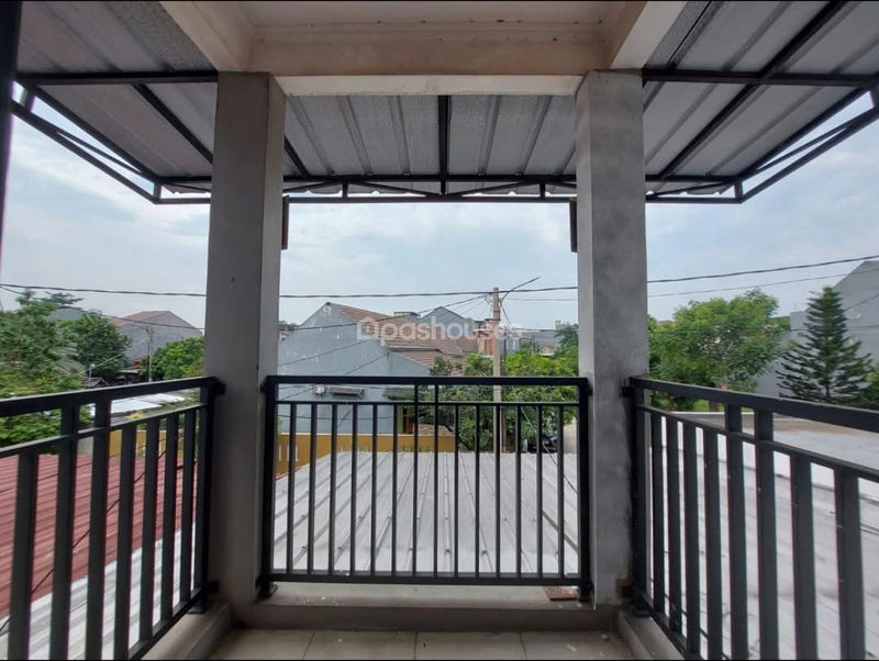 Perumahan Mutiara Gading Timur Cluster Sevilla Blok U6 No.37