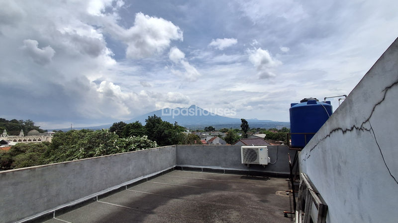 Jalan Mayjend Ishak Djuarsa Bogor