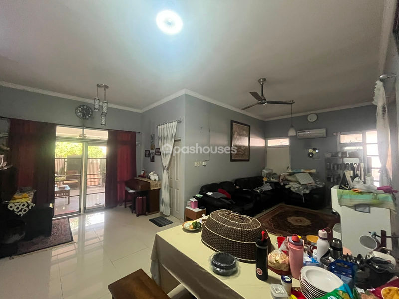Jalan Bunga Sakura XVI Blok V No.17 