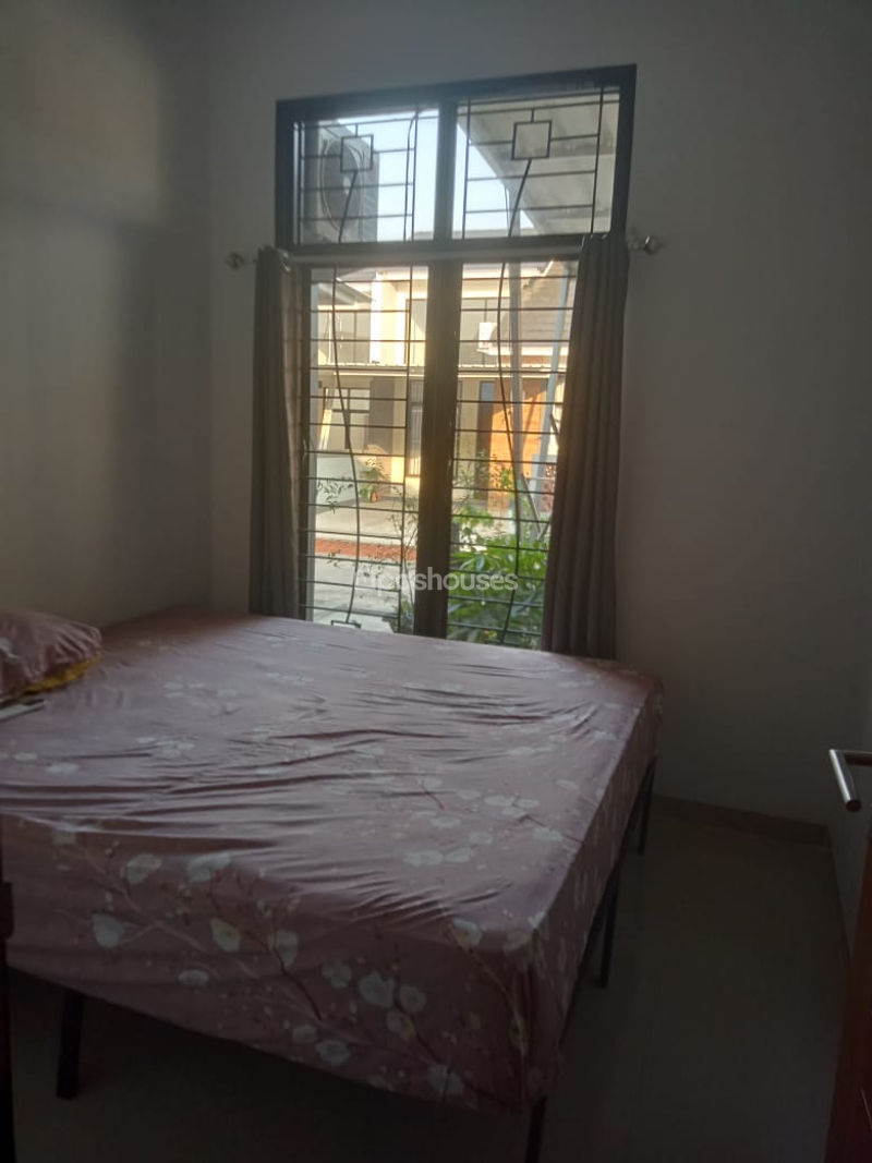Perumahan Nirwana Hills Serpong Cluster Hoya Blok HE No.14