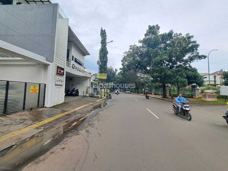 Kencana Loka BSD Sektor 12.3 Blok O2 No.23
