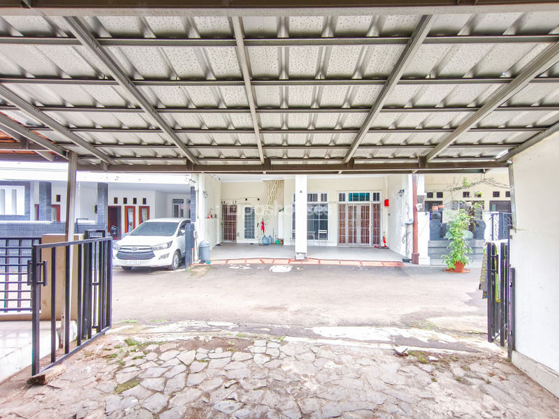 Perumahan Acropolis Karadenan