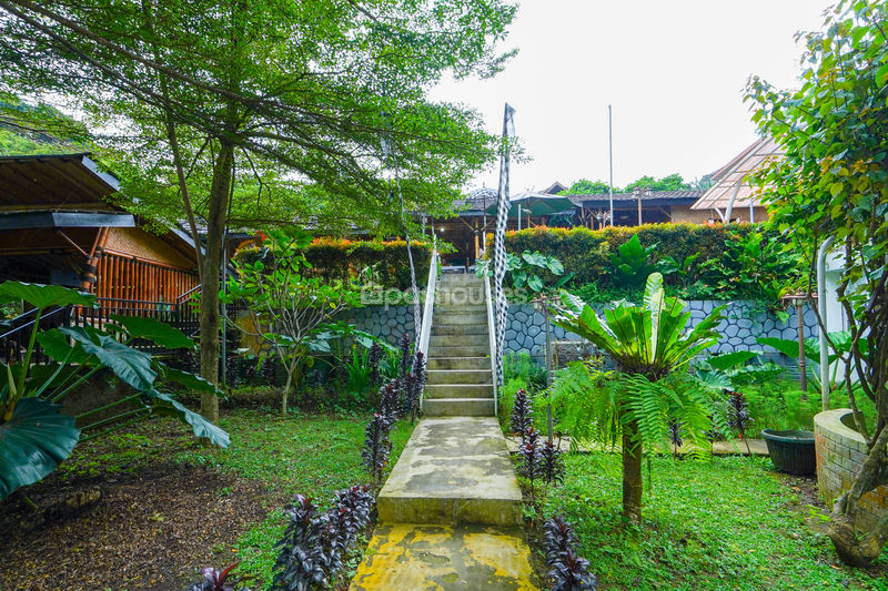 Villa Saung Ibu Bogor