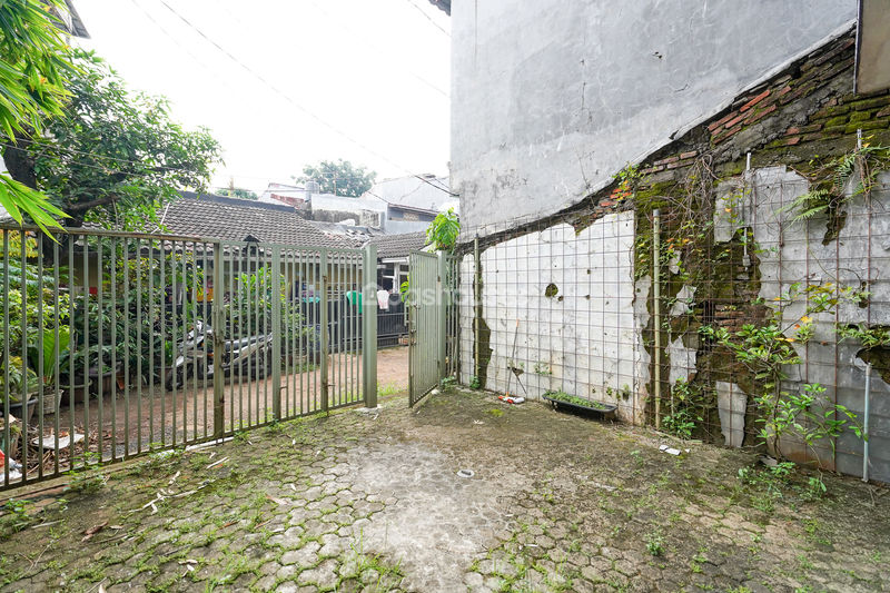 Jalan Palem Barat II Blok CC8 No.1 Bekasi
