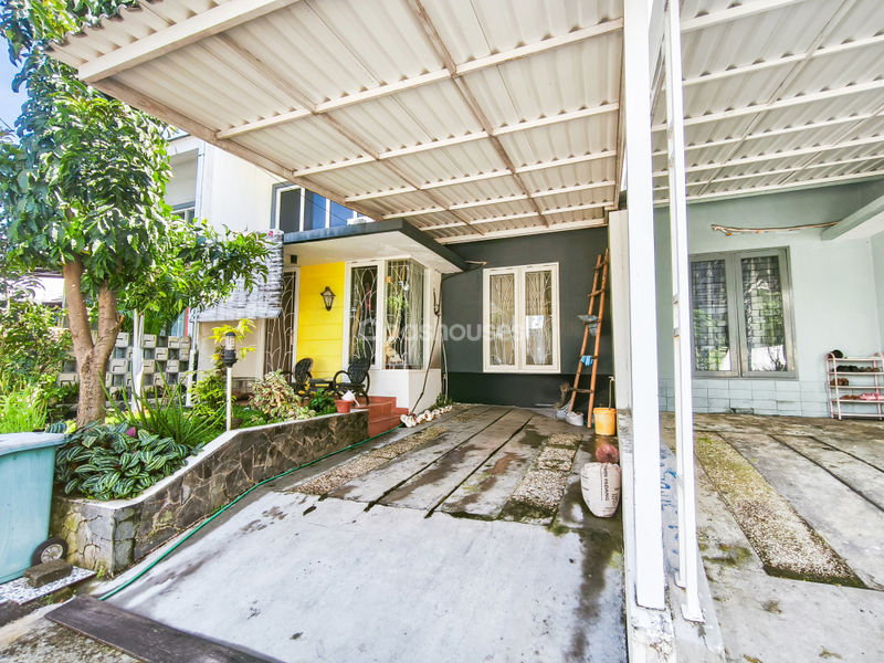 Tata Hill Townhouse Yasmin