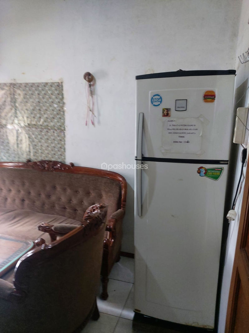 Jalan Teratai Putih 1