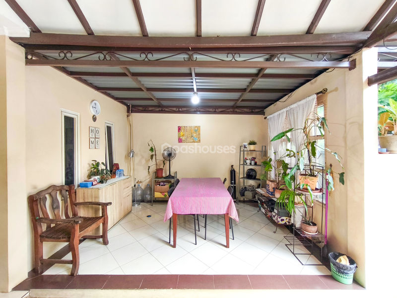 Jalan Villa Dago Tol, Blok D11 No.17